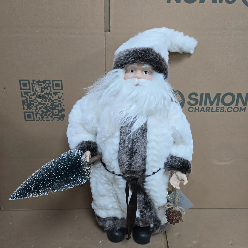 BOX OF 3 FESTIVE SANTA CLAUS DECORATIONS