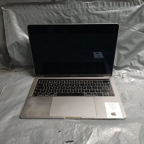 APPLE MACBOOK PRO LAPTOP A1989