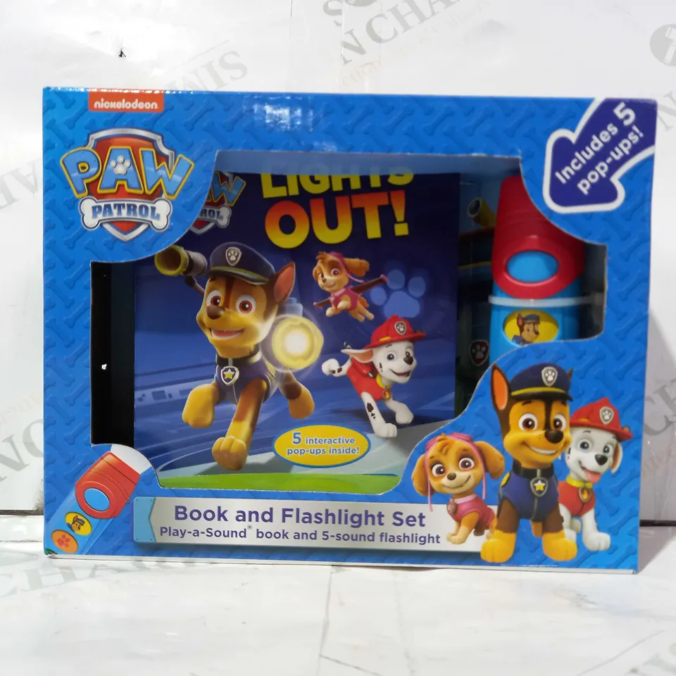 PAW PATROL BOOK AND FLASHLIGHT SET