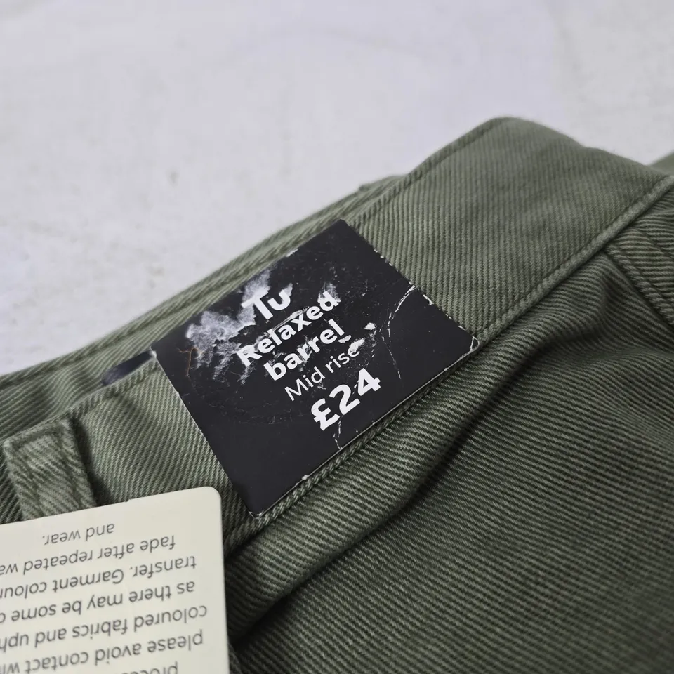 TU MEN’S RELAXED BARREL TROUSERS – UK 14R, OLIVE