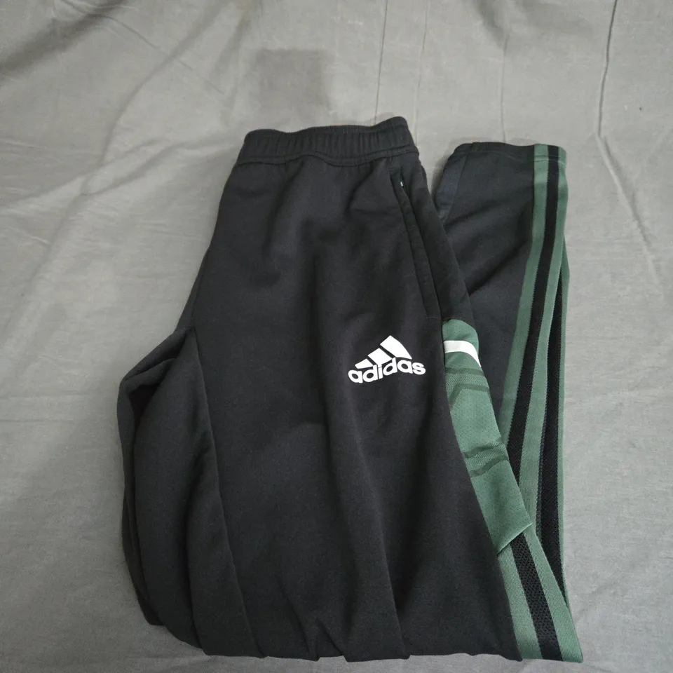 ADIDAS CELTIC FC TRACK PANTS IN BLACK/GREEN SIZE S