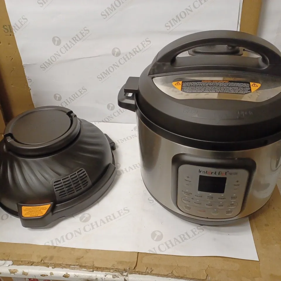 INSTANT POT DUO CRISP + AIR FRYER 8L MULTICOOKER