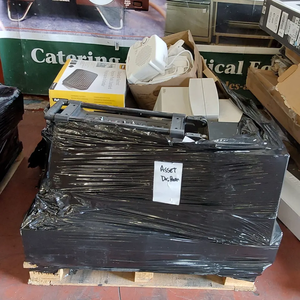 PALLET OF ASSORTED ELECTRICALS AND CONSUMER PRODUCTS TO INCLUDE; PA915 MOBILE AMPLIFIER, HUMPHREY LENS ANALYZER, FAN/HEATERS FOOTREST ECT.