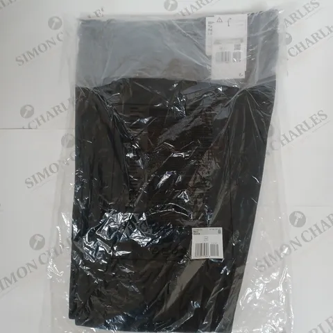 NIKE SLIM FIT TAPERED PANTS IN BLACK SIZE XS