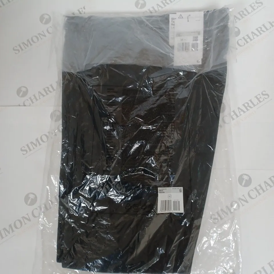 NIKE SLIM FIT TAPERED PANTS IN BLACK SIZE XS