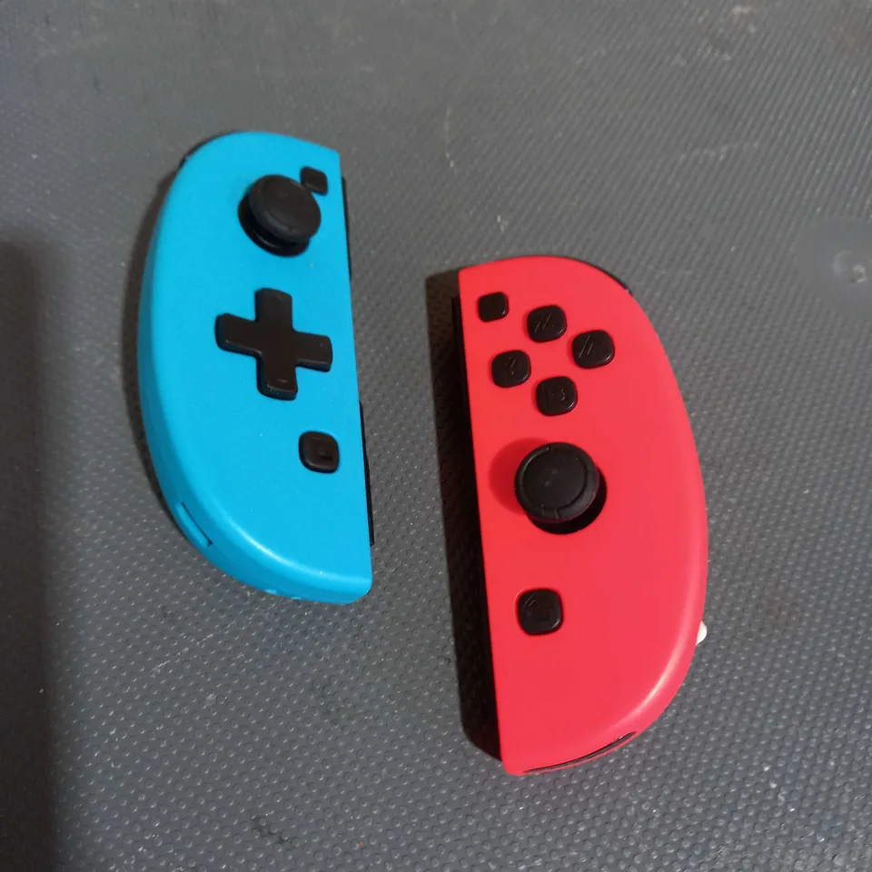 NINTENDO SWITCH CONTROLLERS 