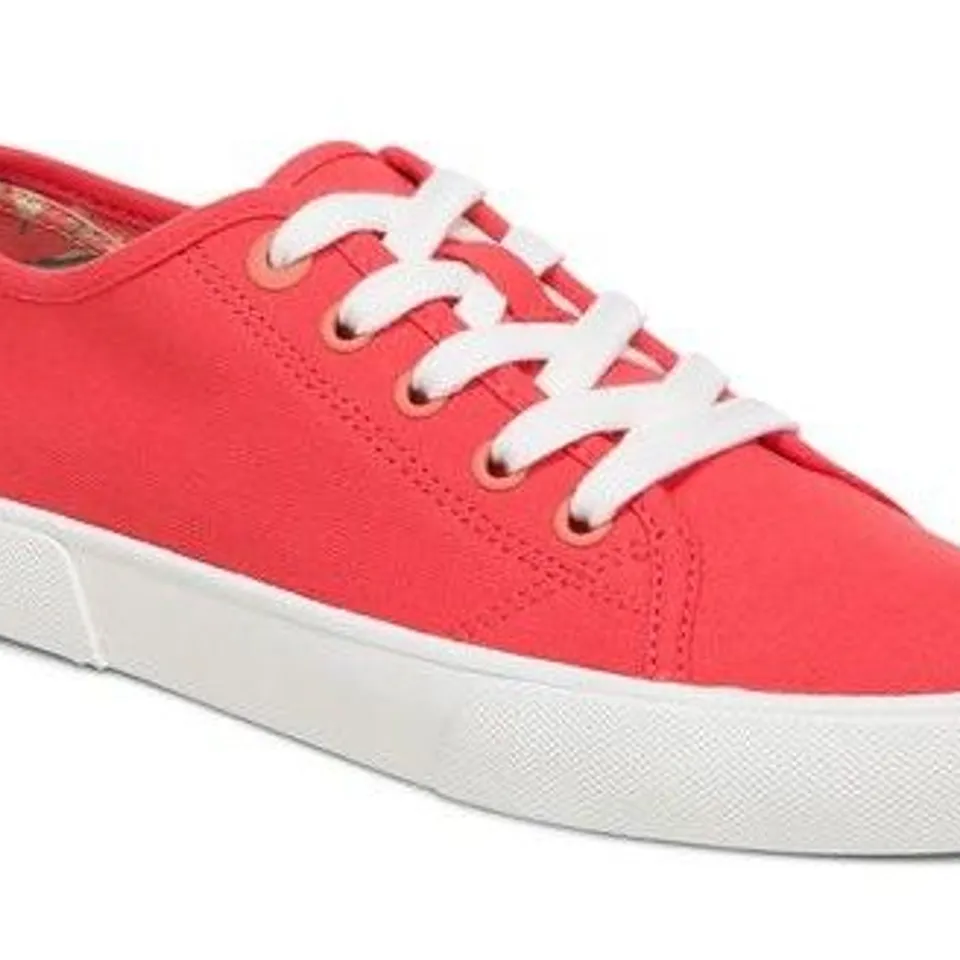 VIONIC CAREFREE OASIS TRAINERS SIZE 6