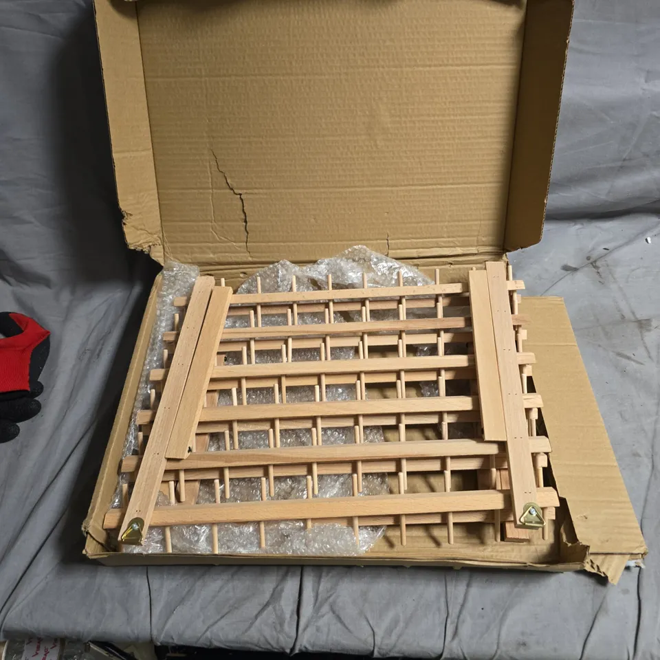 WOODEN SPOOL THREAD RACK FOR 60 SPOOLS (2 X 60) – CRAFTS STORAGE. ONE SPOOL DAMAGED