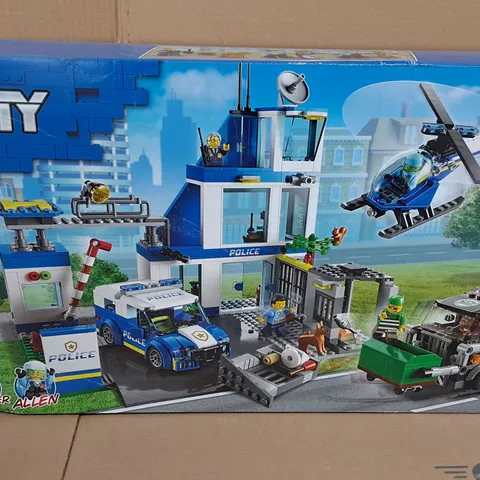 LEGO CITY 60316 POLICE STATION SET