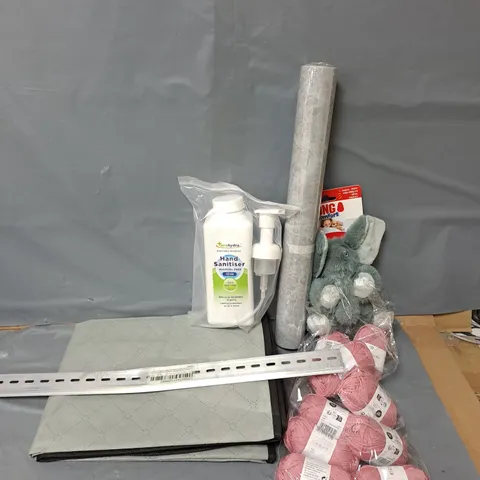 APPROXIMATELY 20 ASSORTED HOUSEHOLD ITEMS TO INCLUDE WALLPAPER, STRING, EMPTY HAND SANITISER BOTTLE, ETC - COLLECTION ONLY