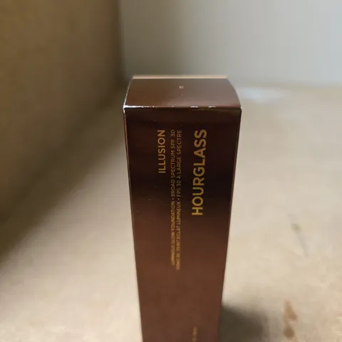 HOURGLASS ILLUSION FOUNDATION – BROAD SPECTRUM SPF 30 (BOXED) - 35ML
