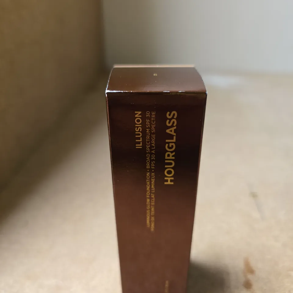 HOURGLASS ILLUSION FOUNDATION – BROAD SPECTRUM SPF 30 (BOXED) - 35ML