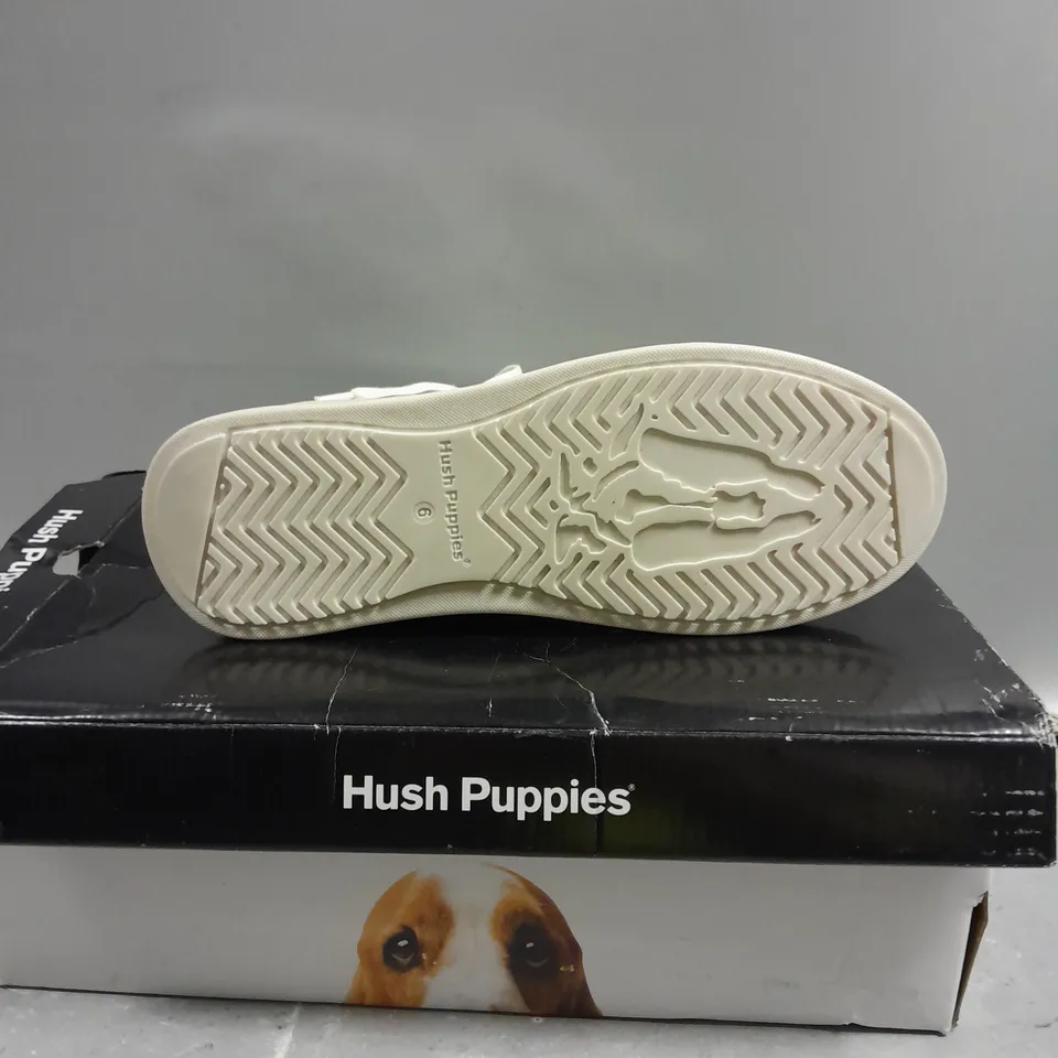 BOXED PAIR OF HUSH PUPPIES CAMILLE LACE CUPSOLE TRAINERS IN SILVER - 6