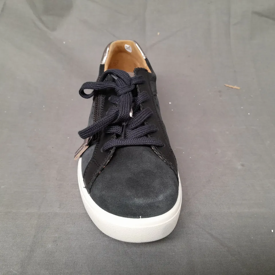 BOXED PAIR OF HOTTER STELLAR SHOES IN CHARCOAL BLUE UK SIZE 5