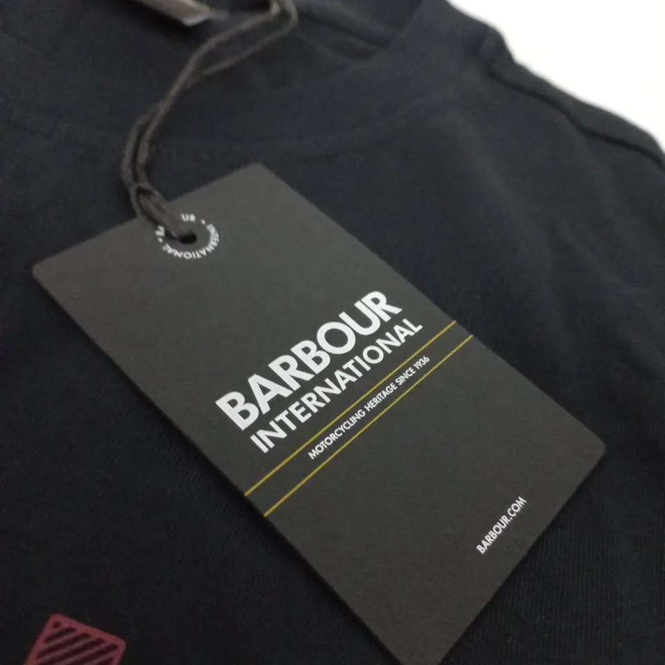 BARBOUR INTERNATIONAL T-SHIRT – NAVY, SMALL (RELAXED FIT) – MEN