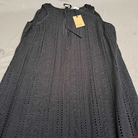 HUSH CALLISTA CROCHET MAXI DRESS IN BLACK - SIZE 4