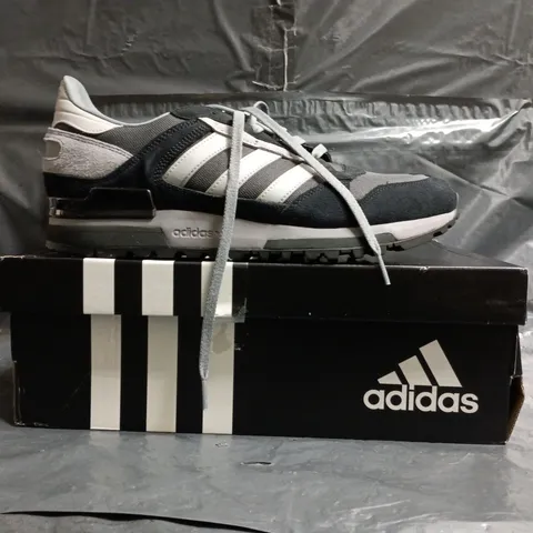 BOXED PAIR OF ADIDAS ZX 600 TRAINERS IN BLACK/GREY SIZE UK 11