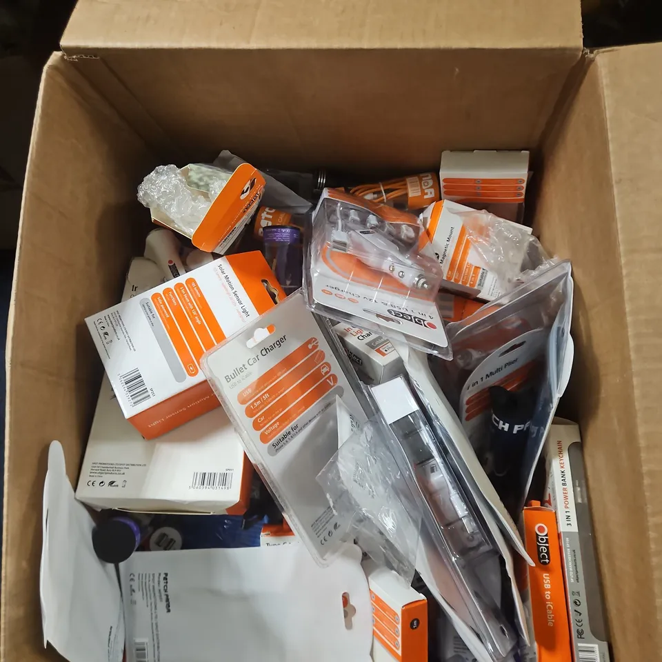 BOX OF ASSORTED ITEMS INCLUDING OBJECT BULLET CAR CHARGER & SOLAR MOTION SENSOR LIGHT AND BULLET CAR CHARGER 