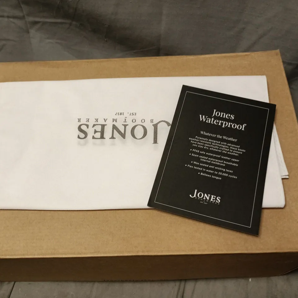 BOXED JONES BOOTMAKER HALIFAX TAN LEATHER BOOTS, UK 6 (EU 40)