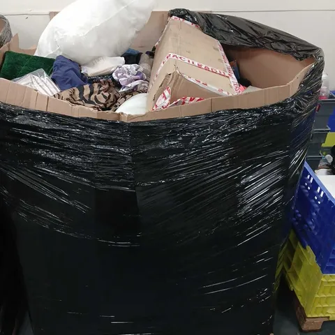 PALLET OF APPROXIMATELY 50 ASSORTED ITEMS TO INCLUDE BRANDED CLOTHING, PILLOWS, BOOKS, ETC - COLLETCION ONLY