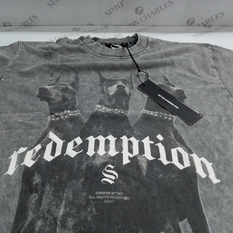 SINNERS ATTIRE DOBERMAN REDEMPTION OVERSIZED WASHED TEE IN ACID GREY - MEDIUM