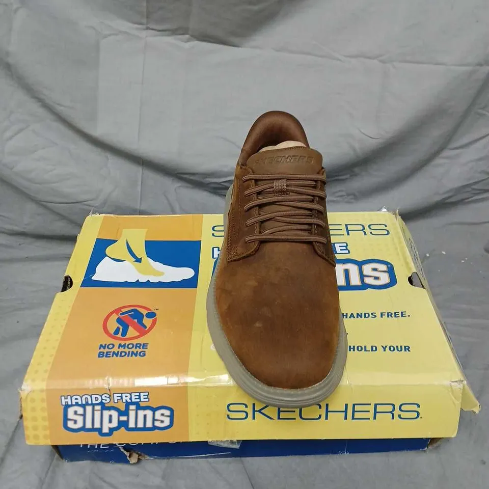 SKECHERS GARZA DURAN DARK BROWN LEATHER SHOES – MENS, SIZE 9