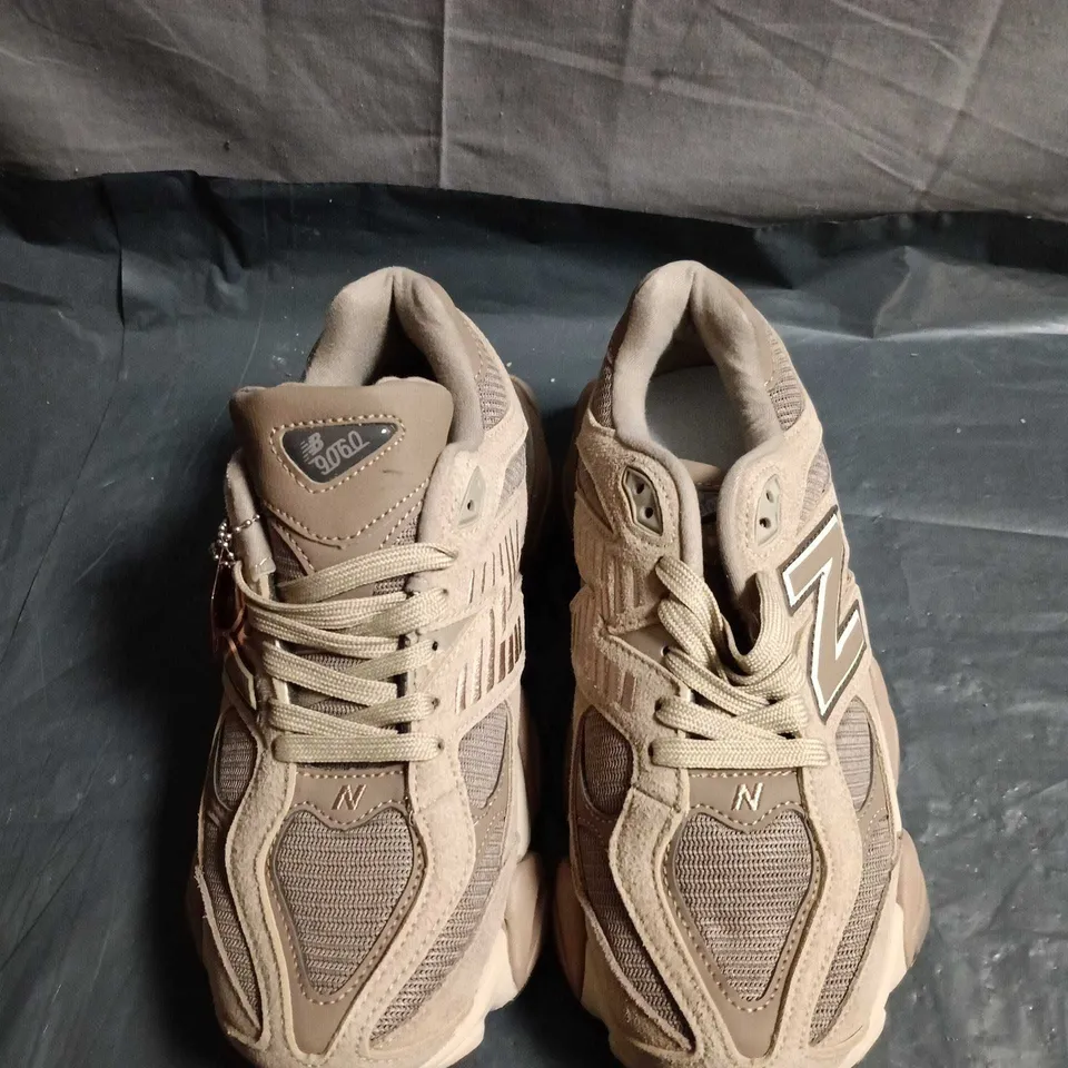 UNBOXED PAIR OF NEW BALANCE TRAINERS - UK SIZE 6