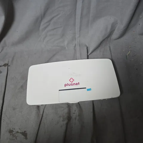 APPROXIMATELY 15 ASSORTED ITEMS ITEMS INCLUDING PLUSNET ROUTER AND RESIDULE CURRENT DEVICE 