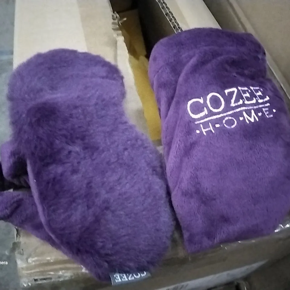 BOX OF APPROXIMATELY 40 COZEE HOME SLEEP EYEMASK