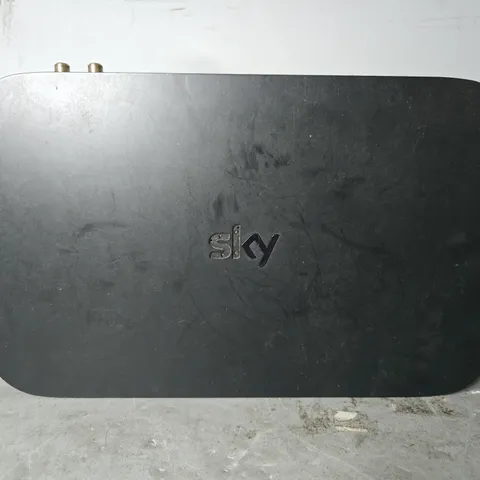 BOXED SKY Q BOX ES240 2TB SATELLITE RECEIVER