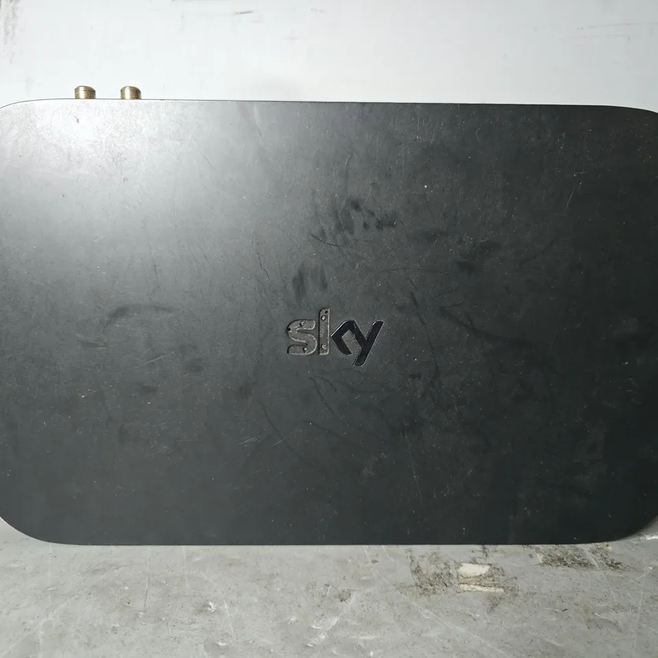 BOXED SKY Q BOX ES240 2TB SATELLITE RECEIVER