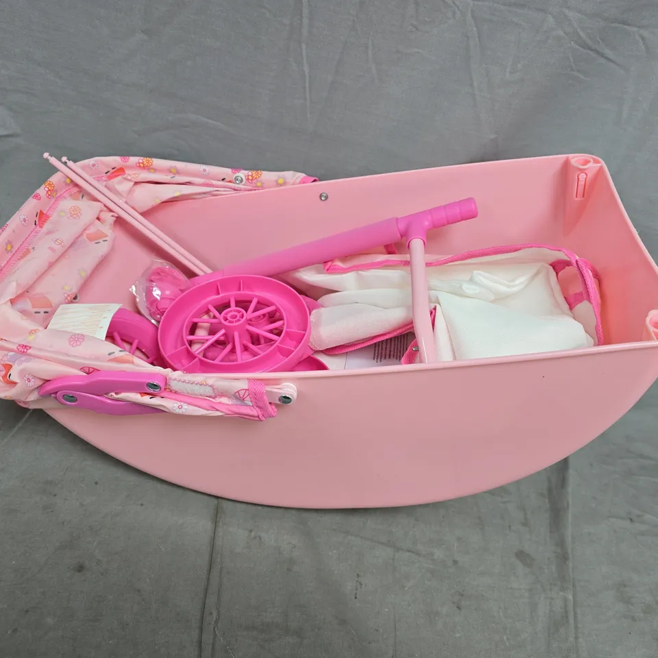 PEPPA PIG'S DOLL PRAM