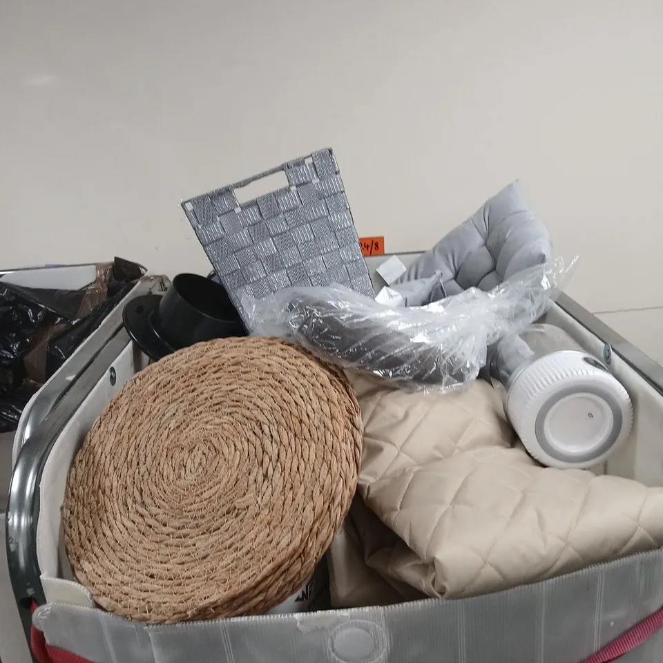 CAGE OF APPROXIMATELY 15 ASSORTED ITEMS INCLUDING A PRESSURE SPRAYER, WILL FORGE VACUUM STORAGE BAG AND SOME PLATES
