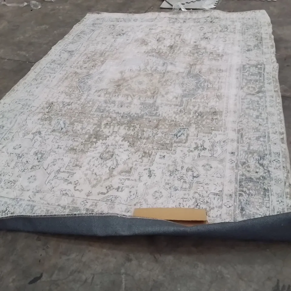QUALITY DESIGNER AREA RUG - APPROXIMATELY 285X195CM