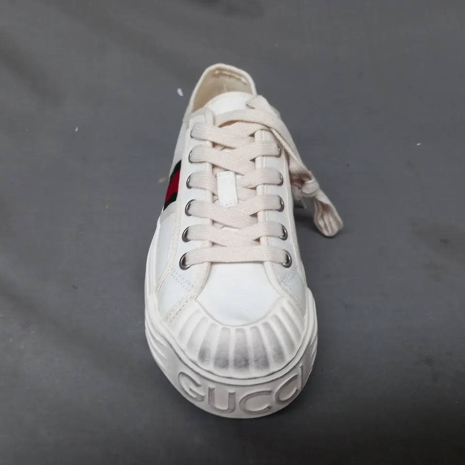 PAIR OF GUCCI SHOES IN CREAM EU SIZE 38