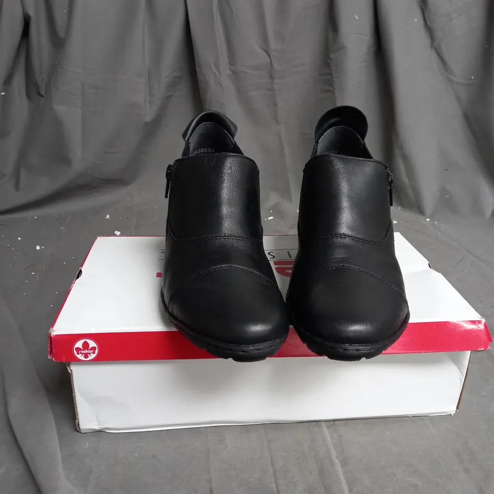 BOXED PAIR OF RIEKER SHOE BOOTS IN BLACK UK SIZE 6.5