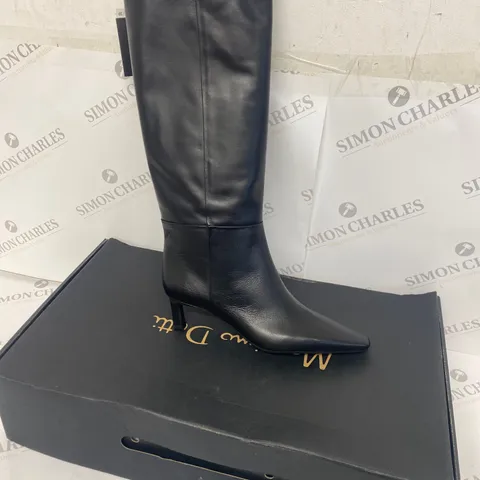 BOXED PAIR OF MASSIMO DUTTI BLACK BOOTS SIZE 38