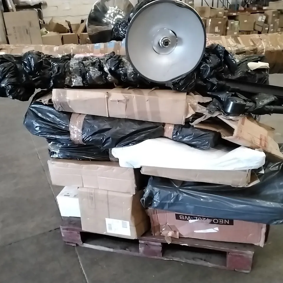 PALLET TO CONTAIN AN ASSORTMENT OF TUBE TENTS, WHEEL BARROWS AND ELECTRIC FANS ECT 