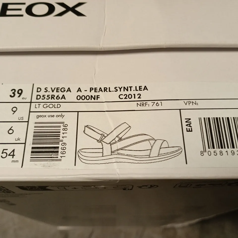 GEOX VEGA A PEARL SYNTHETIC LEATHER SANDALS – LT GOLD, UK 6 (EU 39)