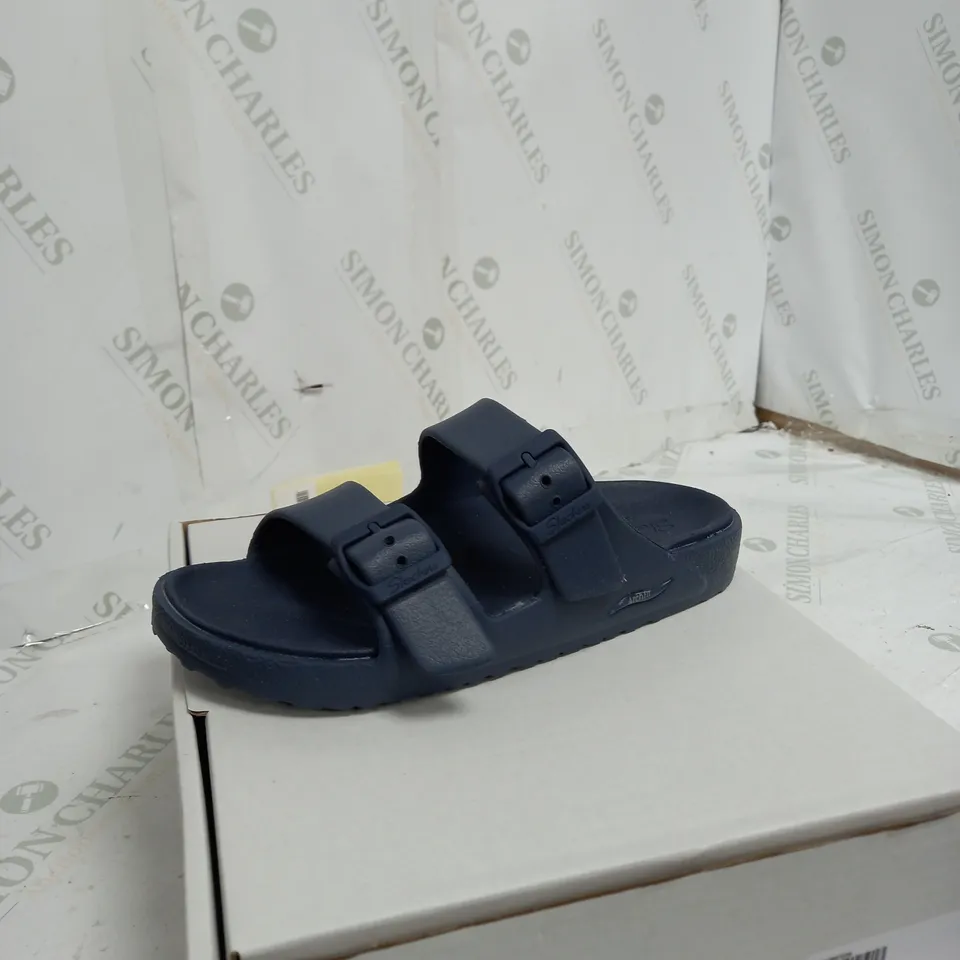 BOXED SKETCHERS FOAMIES BLUE SANDALS SIZE 8