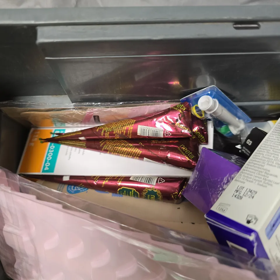 ASSORTED HEALTH & BEAUTY ITEMS: EYELASH SETS AND ANSWR AT-HOME KERATIN TREATMENT