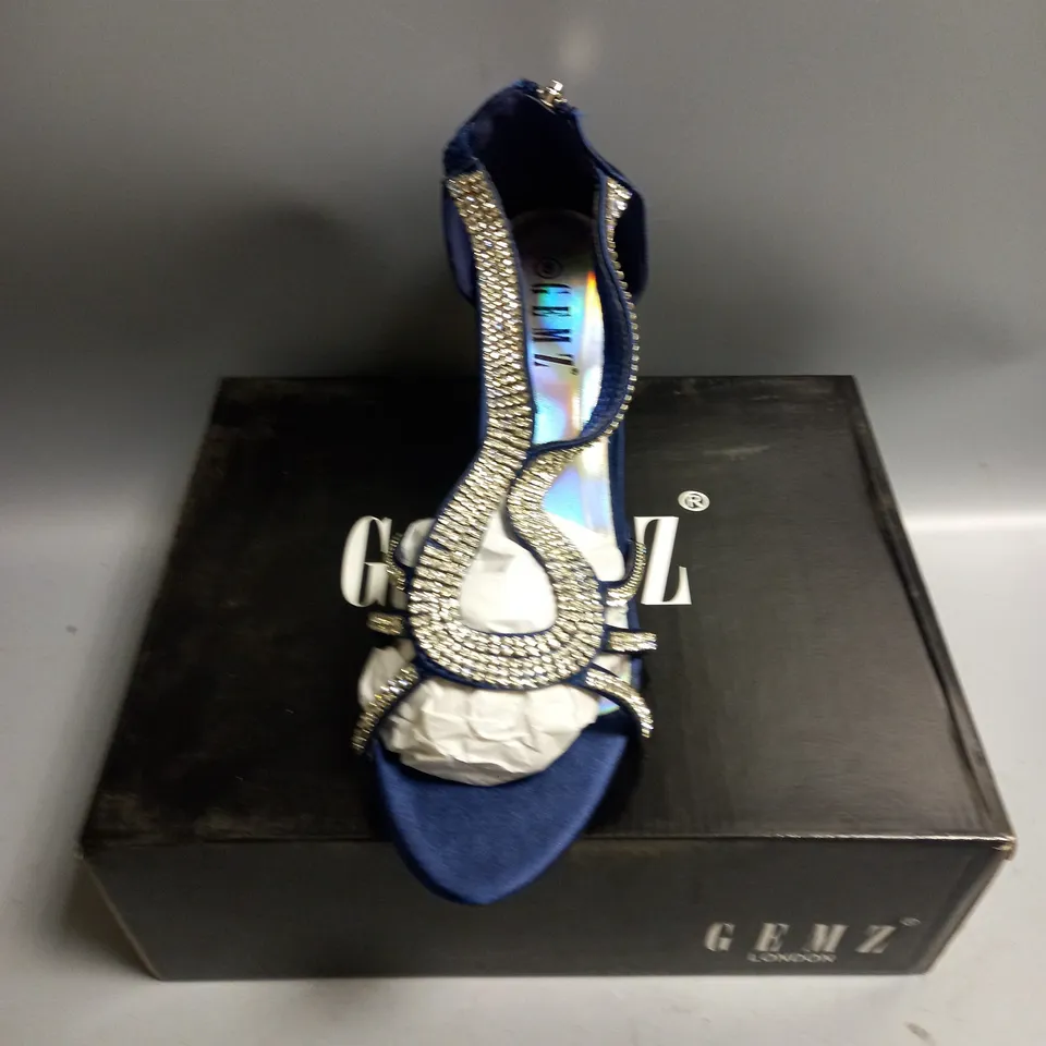 BOXED GEMZ LONDON HIGH HEELED SPARKLY NAVY SATIN SHOES. SIZE 8