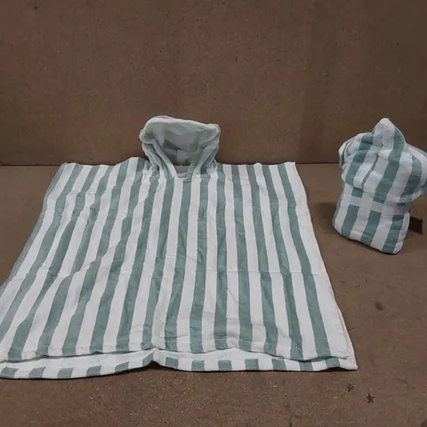 BOX OF APPROXIMATELY 80 BRAND NEW STRIPE PONCHOS 2-3 YEARS - FOUR DIFFERENT COLOURS PER BOX