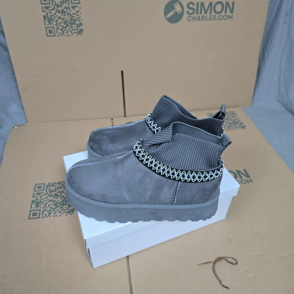 E. SHOES BY EMMA MELROSE GREY SUEDE SOCK BOOTS – UK 6