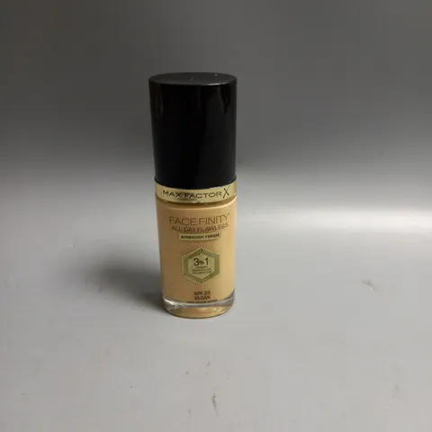 BOXED LOT OF MAX FACTOR TESTER BOTTLES OF FACE FINITY ALL DAY FLAWLESS FOUNDATION 30ML