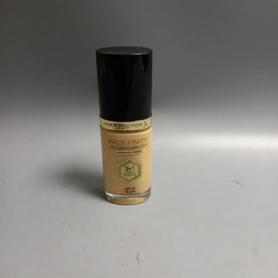 BOXED LOT OF MAX FACTOR TESTER BOTTLES OF FACE FINITY ALL DAY FLAWLESS FOUNDATION 30ML