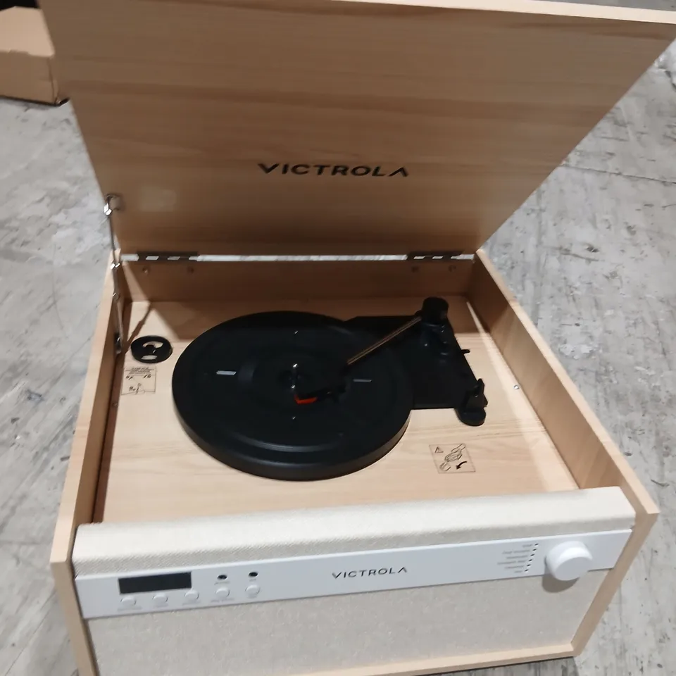 VICTROLA TURNTABLE IN WOODEN CABINET – VINTAGE-STYLE RECORD PLAYER