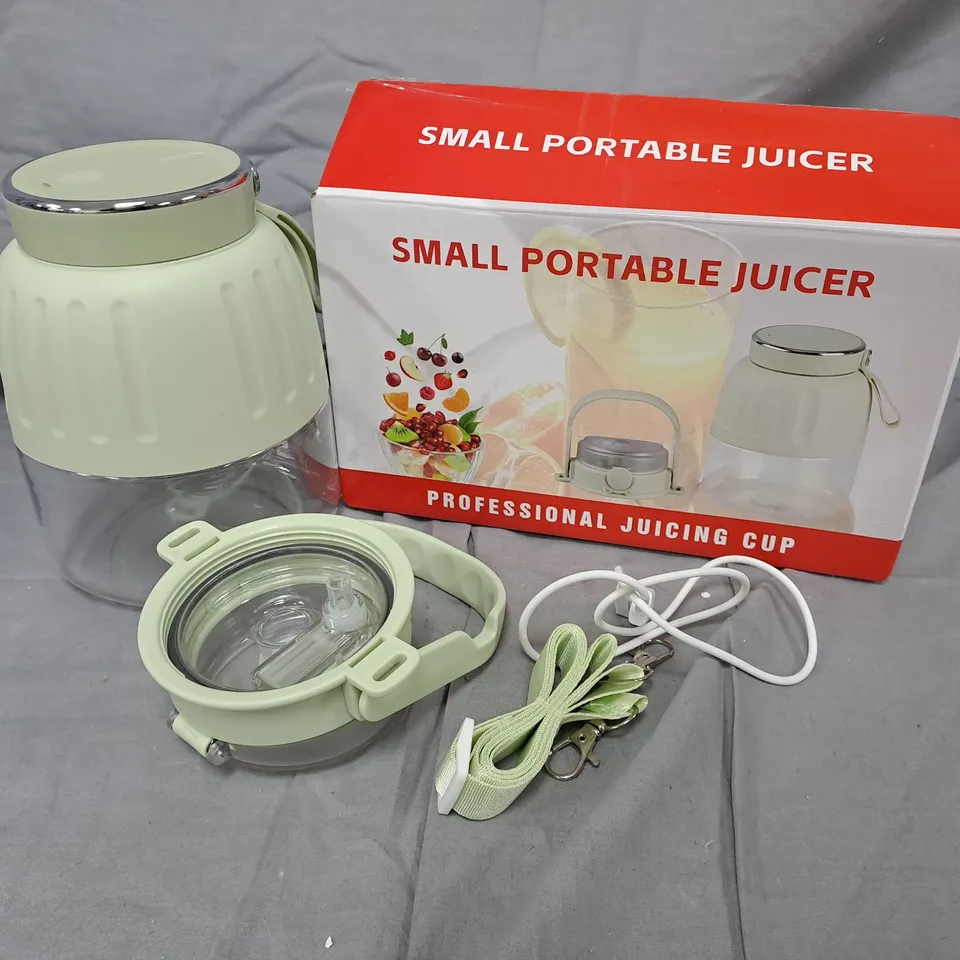 SMALL PORTABLE JUICER – GREEN KITCHEN APPLIANCE (BOXED)