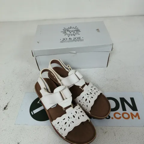 JO & JOE MALTA SANDALS – WHITE, UK 5 (SIZE 5), ' FOOTWEAR