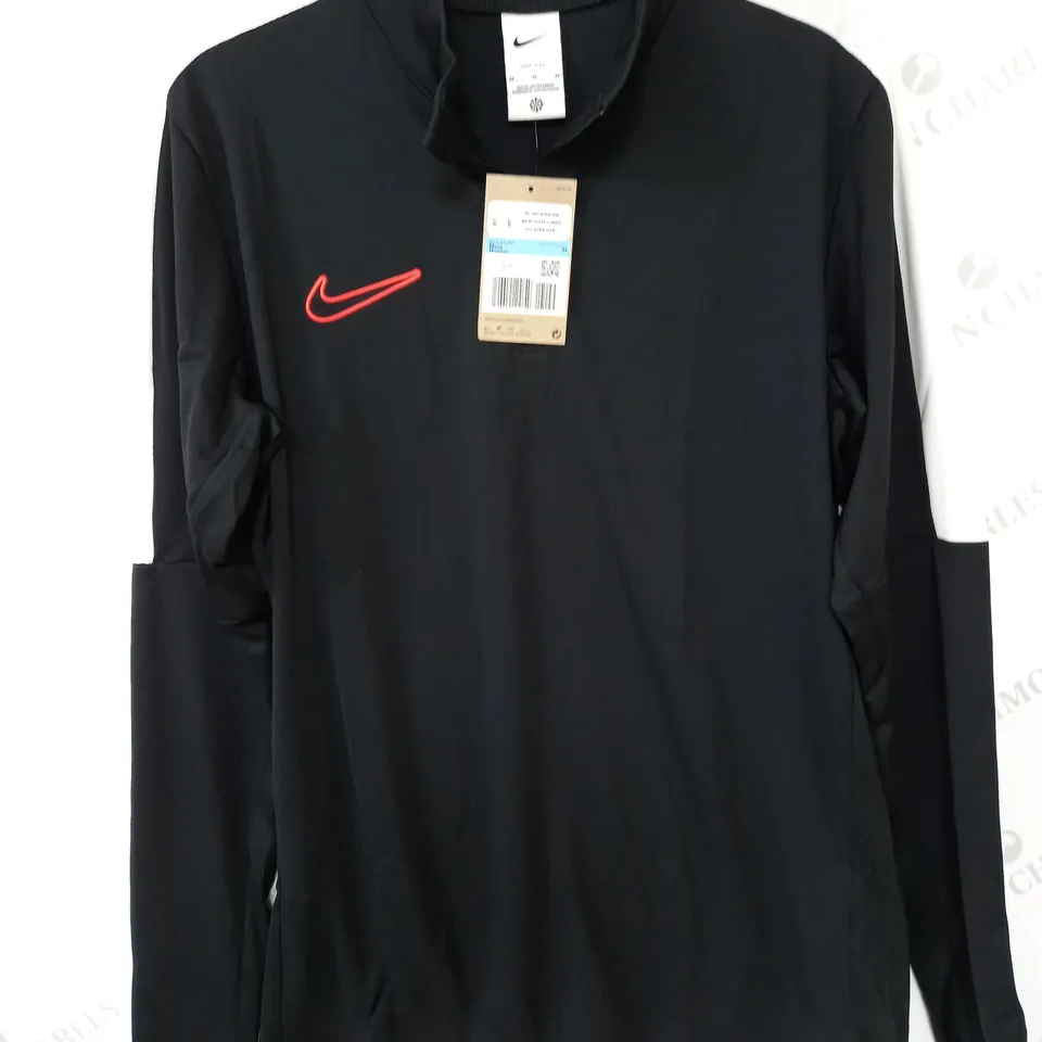 NIKE DRI-FIT 1/4 ZIP TRAINING TOP - M